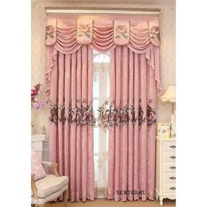 Розовые шторы